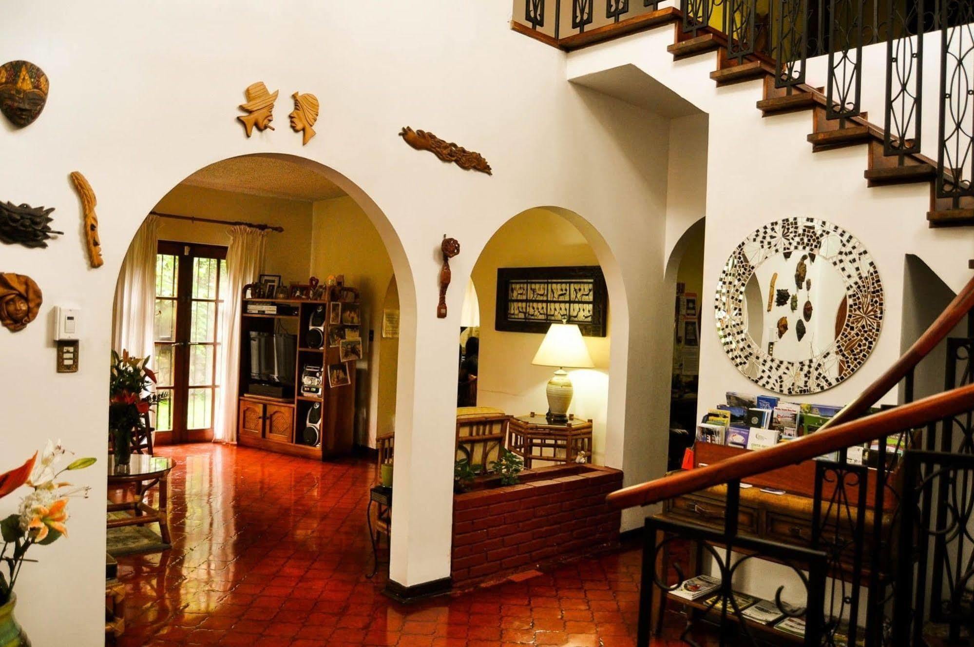Bed and breakfast Cariari 4*