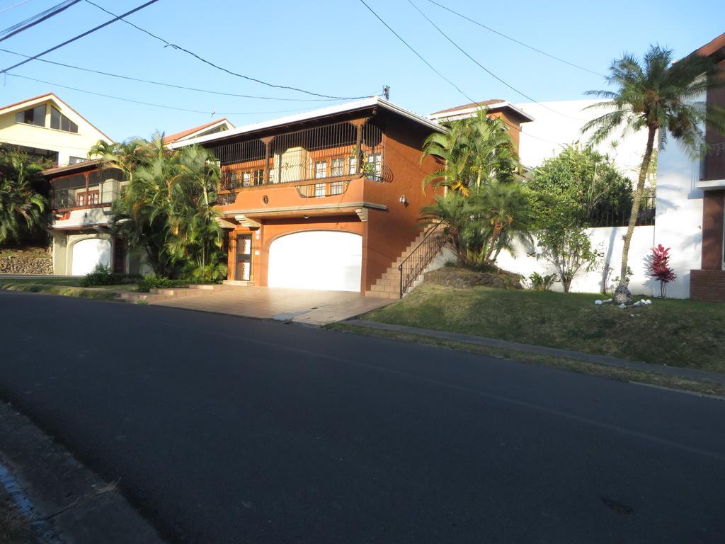 Cariari Bed & Breakfast